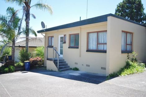 Photo of property in 2/16 Roberts Road, Glenfield, Auckland, 0629