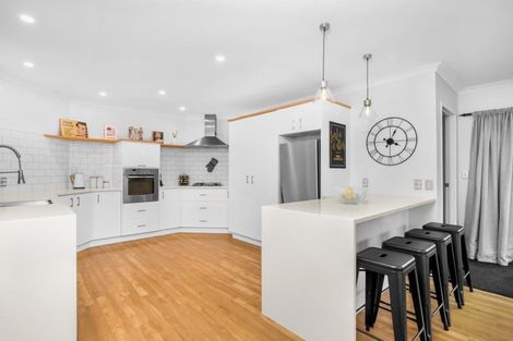 Photo of property in 32 Les Fisher Place, Pukekohe, 2120