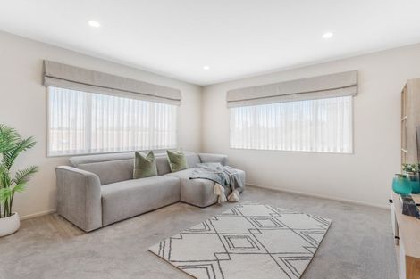 Photo of property in 10 Hedge Row, Sunnyhills, Auckland, 2010