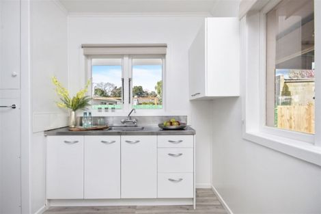 Photo of property in 3/16 South Street, Papakura, 2110