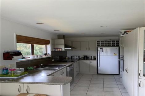 Photo of property in 1 Cedar Heights Avenue, Massey, Auckland, 0614