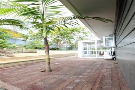 Photo of property in 40 Morriggia Place, Bayview, Auckland, 0629