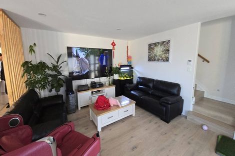 Photo of property in 37a La Trobe Street, Pakuranga Heights, Auckland, 2010