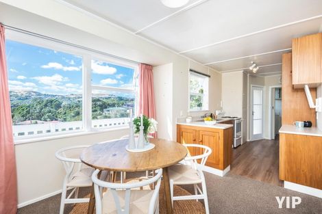 Photo of property in 18 Jane Grove, Paparangi, Wellington, 6037