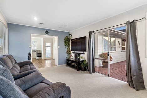 Photo of property in 53 Helena Street, Massey, Auckland, 0614