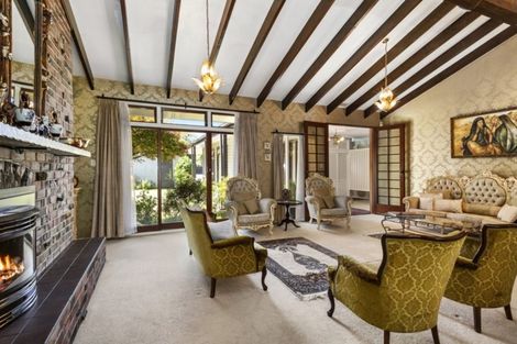 Photo of property in 2 Golf Road, Heretaunga, Upper Hutt, 5018