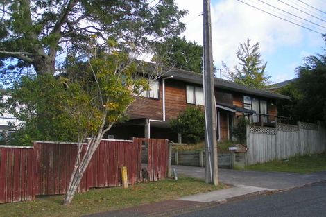 Photo of property in 2/10 Meadowvale Avenue, Forrest Hill, Auckland, 0620