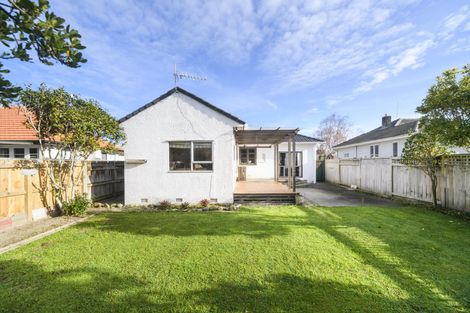 Photo of property in 19 Franklin Avenue, Hokowhitu, Palmerston North, 4410