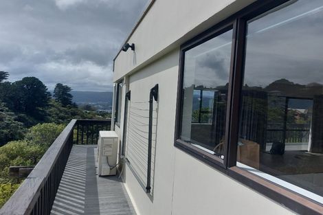 Photo of property in 66 Miromiro Road, Normandale, Lower Hutt, 5010