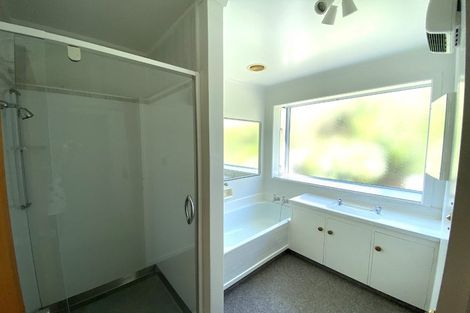 Photo of property in 15 Fyvie Avenue, Tawa, Wellington, 5028