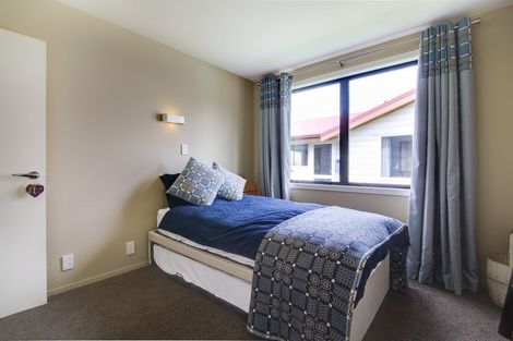 Photo of property in 33 Benmore Place, Glenorchy, 9372