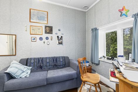 Photo of property in 32 Ferry Road, Days Bay, Lower Hutt, 5013