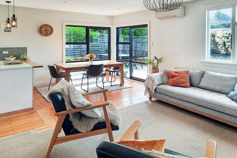 Photo of property in 36 Aratoro Place, Mount Pleasant, Christchurch, 8081