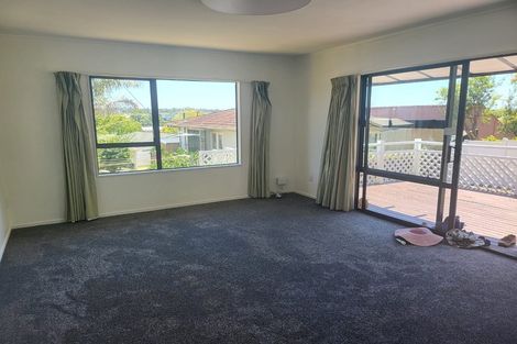 Photo of property in 2/21 College Road, Northcote, Auckland, 0627