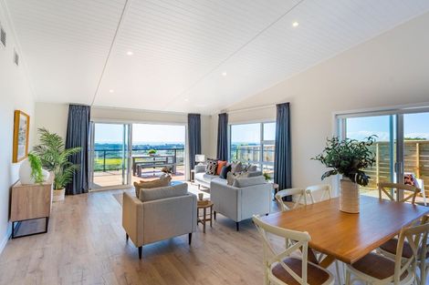 Photo of property in 90 Kotare Street, Waikanae, 5036