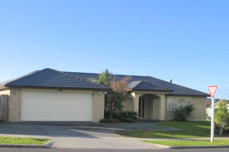 Photo of property in 28 Craigavon Drive, East Tamaki, Auckland, 2013