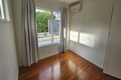 Photo of property in 17 Ellen Avenue, Hillcrest, Auckland, 0627