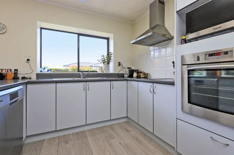 Photo of property in 21 Hyatt Grove, Greenmeadows, Napier, 4112