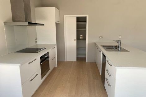 Photo of property in 2 Kahu Close, Wanaka, 9305