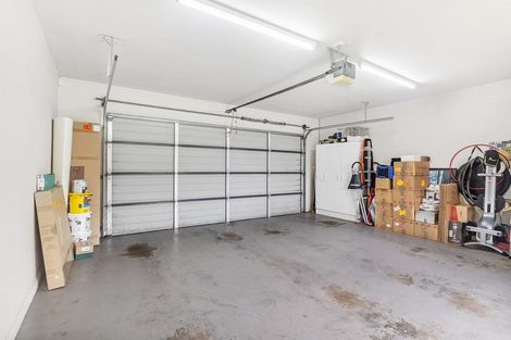 Photo of property in 16 View Ridge Drive, Ranui, Auckland, 0612