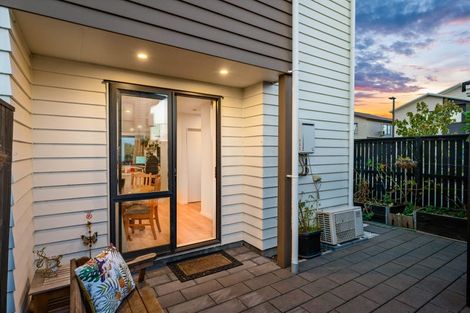 Photo of property in 9 Fuselage Road, Hobsonville, Auckland, 0616