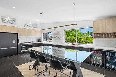 Photo of property in 282 Glamorgan Drive, Northcross, Auckland, 0630