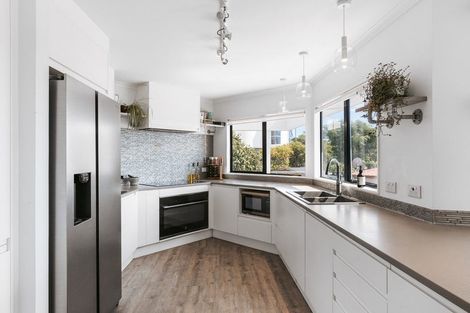 Photo of property in 18 Claydon Place, Ohope, 3121