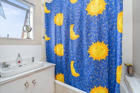 Photo of property in 15 Rakatau Place, Ruakaka, 0116