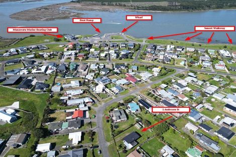 Photo of property in 1 Andresen Street, Foxton Beach, Foxton, 4815