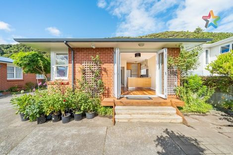 Photo of property in 4/204 Muritai Road, Eastbourne, Lower Hutt, 5013