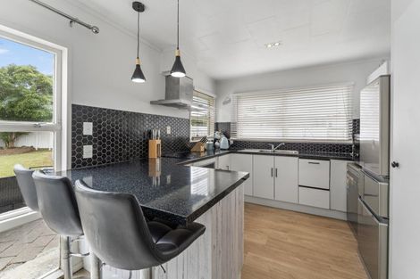 Photo of property in 3 Dennis Grove, Paraparaumu Beach, Paraparaumu, 5032