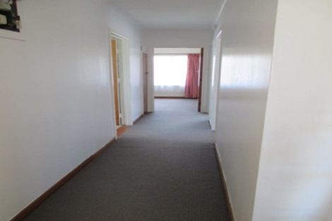 Photo of property in 82 Ocean View Road, Northcote, Auckland, 0627