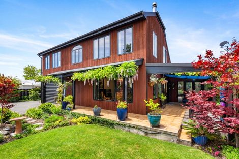 Photo of property in 16a Everest Avenue, Havelock North, 4130