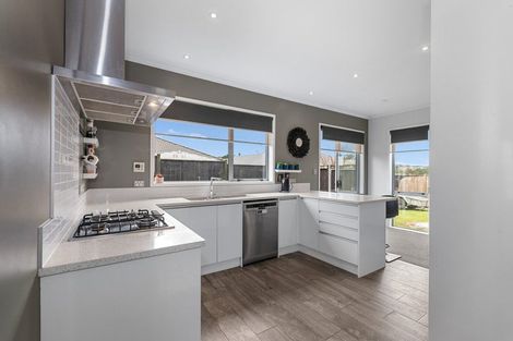 Photo of property in 14 Malbec Place, Huapai, Kumeu, 0810