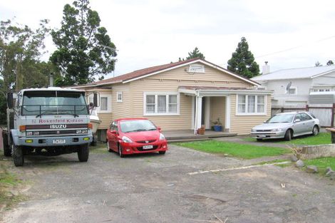 Photo of property in 40 Clayburn Road, Glen Eden, Auckland, 0602