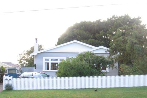 Photo of property in 23 Utauta Street, Waikanae, 5036