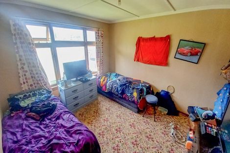 Photo of property in 21 Main Road, Tuatapere, 9620