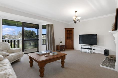 Photo of property in 64 Links View Drive, Omokoroa, 3114