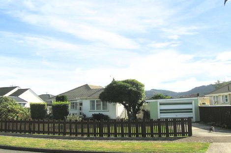 Photo of property in 4 Robertson Street, Elderslea, Upper Hutt, 5018