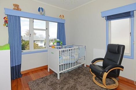 Photo of property in 8 Waiohua Road, Greenlane, Auckland, 1061