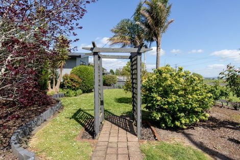 Photo of property in 108 Pipiroa Road, Ngatea, 3503