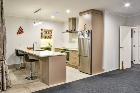 Photo of property in 100 Helenslee Road, Pokeno, 2472