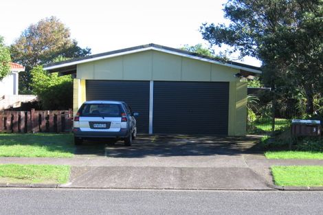 Photo of property in 3 Roseburn Place, Pakuranga, Auckland, 2010