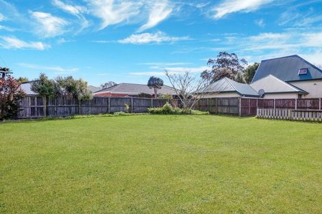 Photo of property in 11 Dinton Street, Russley, Christchurch, 8042