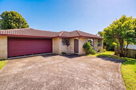 Photo of property in 11 Plumstead Rise, Glen Eden, Auckland, 0602