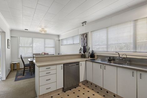 Photo of property in 11a Longview Drive, Merrilands, New Plymouth, 4312