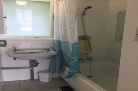 Photo of property in Churchill Flats, 213 The Terrace, Wellington Central, Wellington, 6011