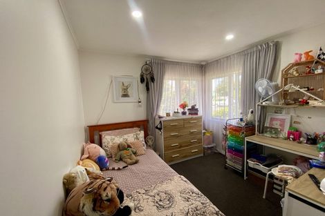 Photo of property in 43a Taikata Road, Te Atatu Peninsula, Auckland, 0610