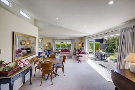 Photo of property in 28a Middle Road, Havelock North, 4130