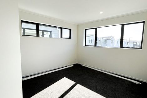 Photo of property in 15 Arahopu Place, Papakura, 2110